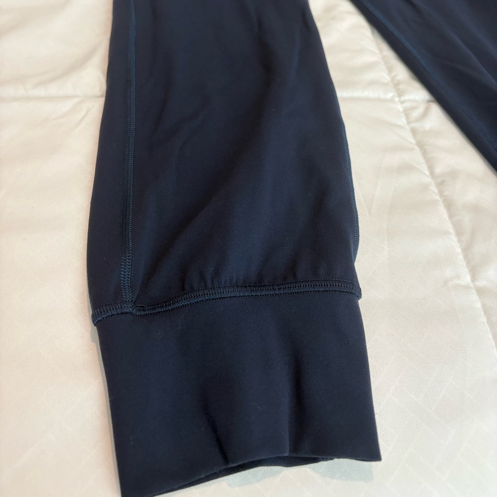 Lululemon Align Jogger - Picture 2 of 8